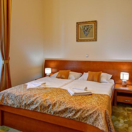 Hotel Zámek Křtiny Esterno foto