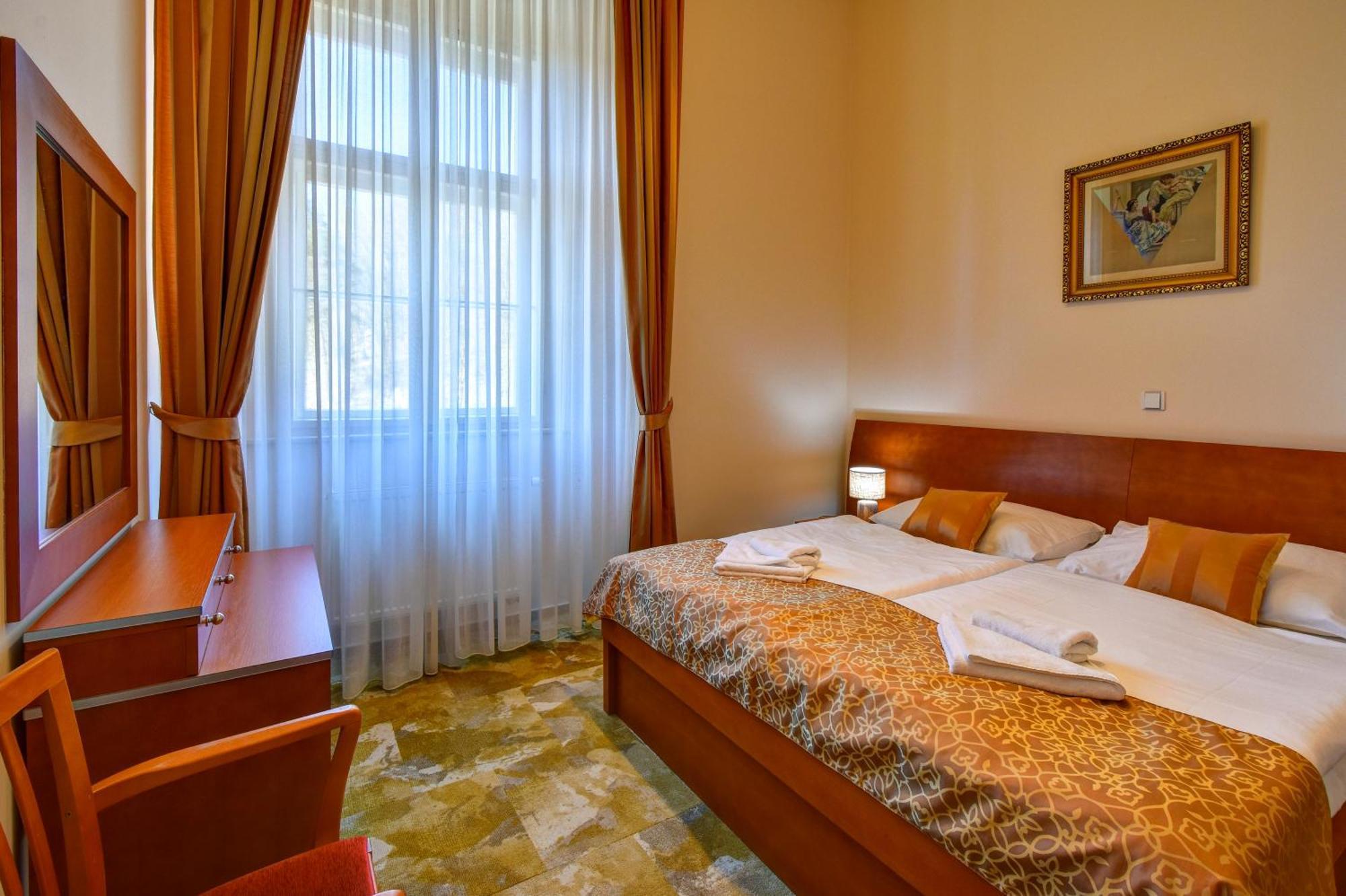 Hotel Zámek Křtiny Esterno foto