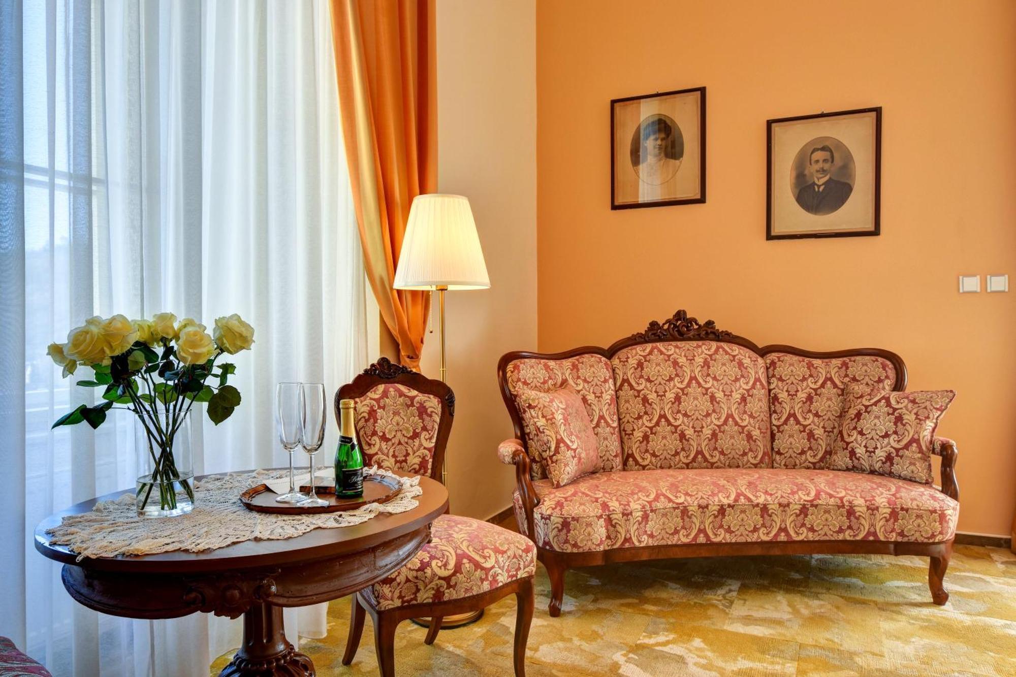 Hotel Zámek Křtiny Esterno foto