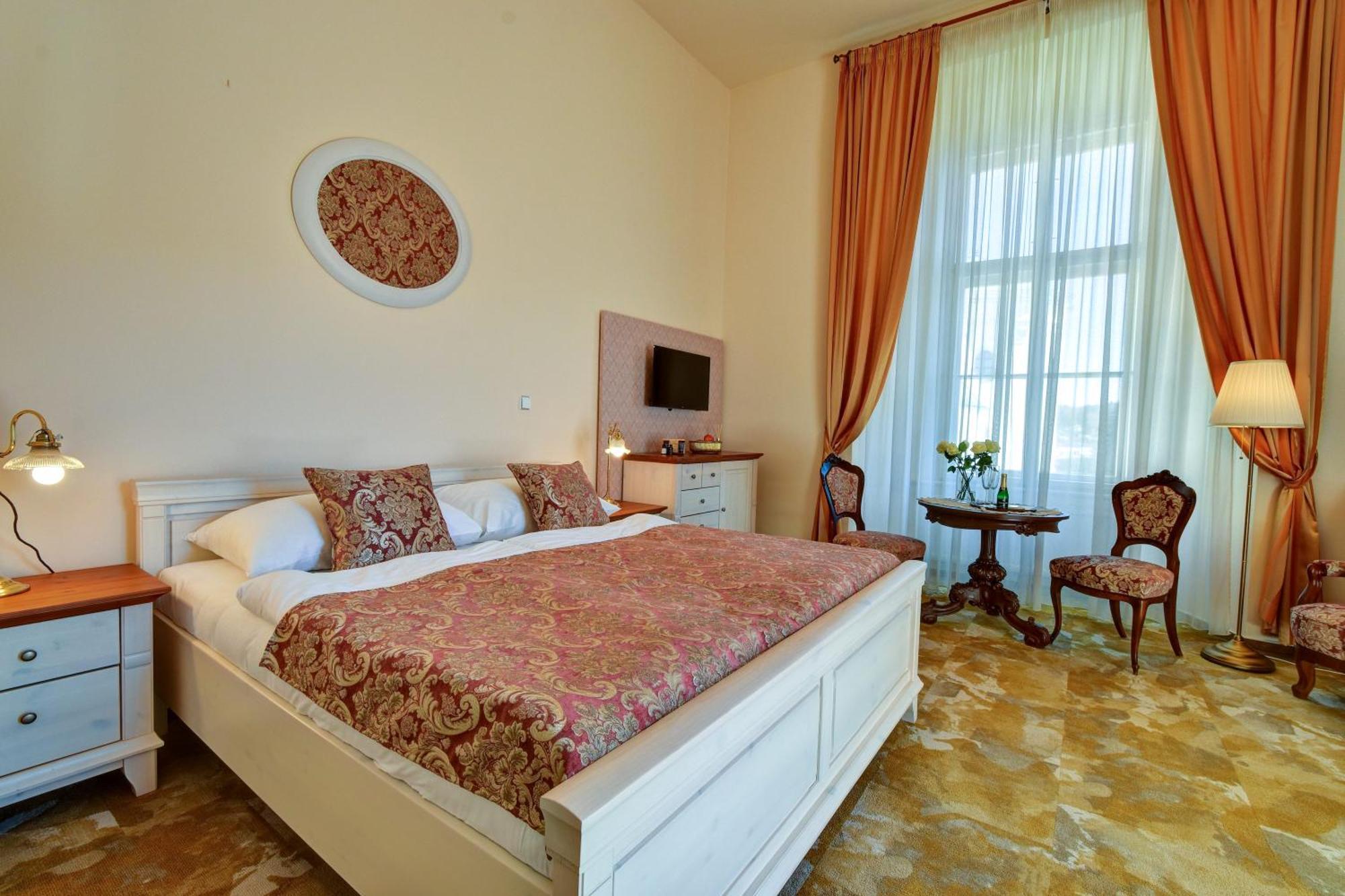 Hotel Zámek Křtiny Esterno foto