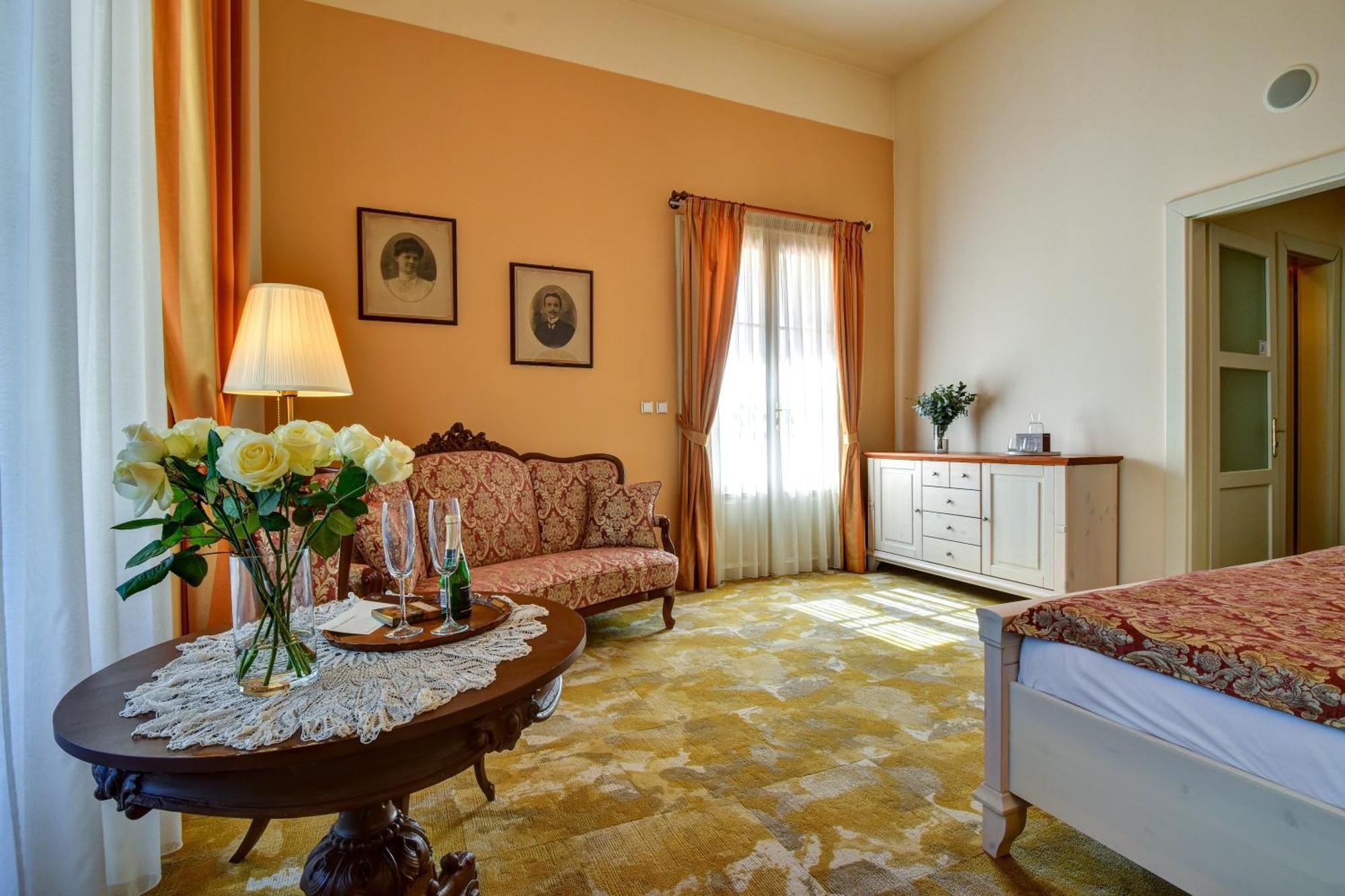 Hotel Zámek Křtiny Esterno foto