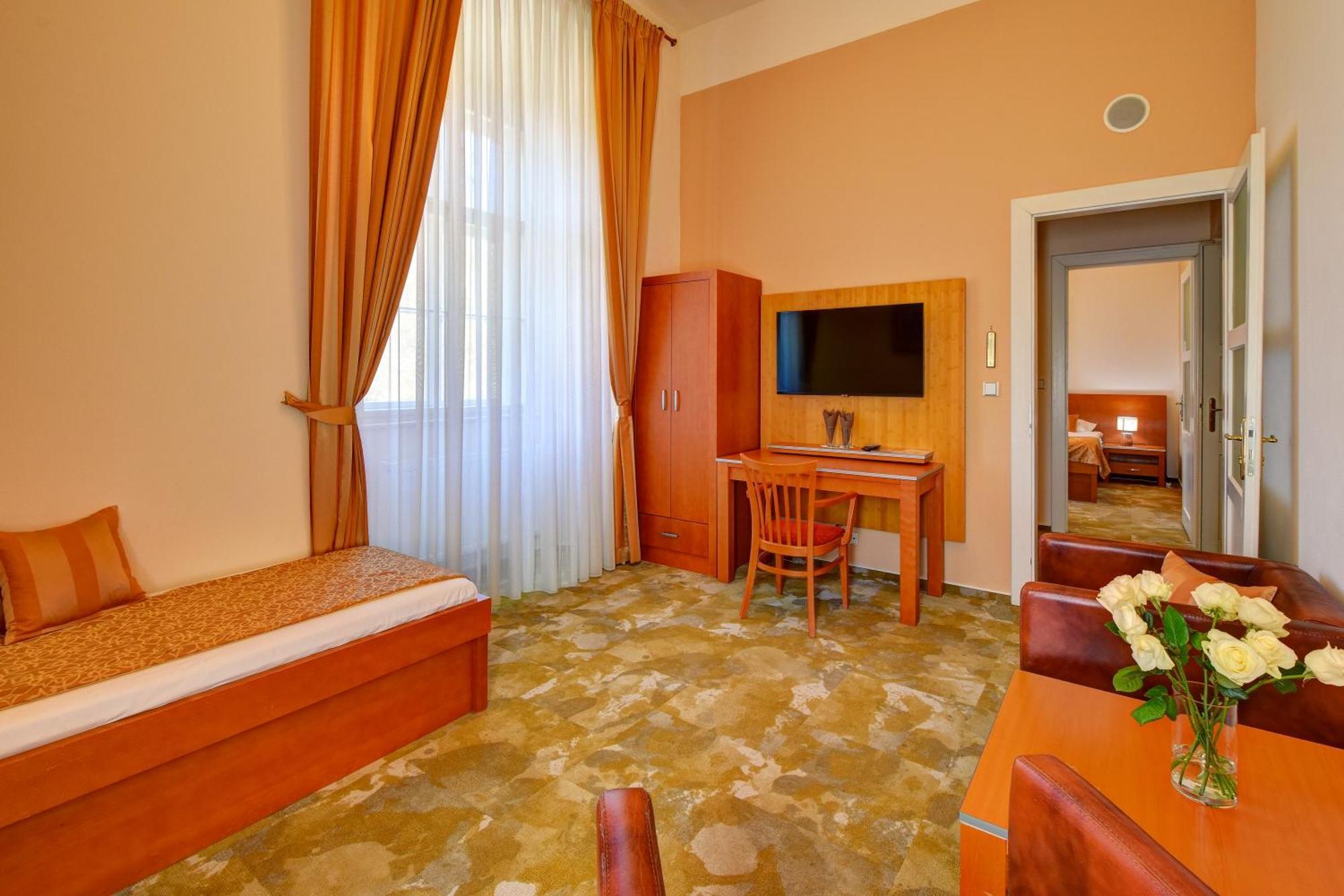 Hotel Zámek Křtiny Esterno foto